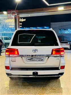 تويوتا لاندكروزر